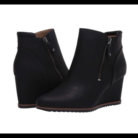 Naturalizer SOUL Size 7.5 Black Faux Leather Haley Wedge Ankle Boots - Picture 2 of 6